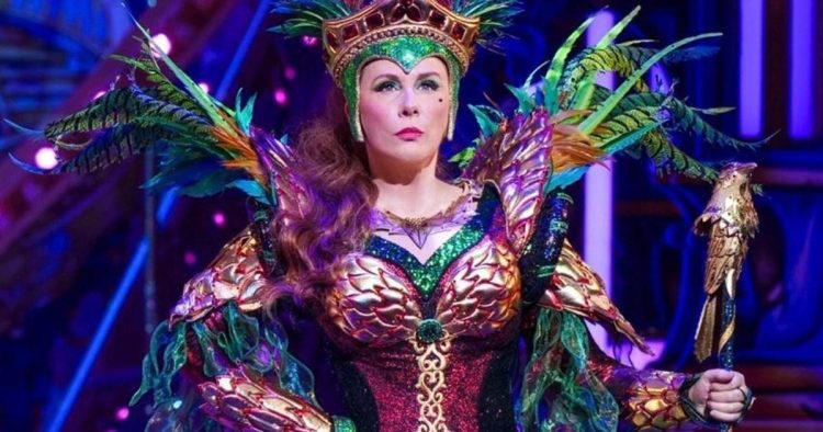 Catherine Tate’s panto receives warning after being branded a ‘smut fest’