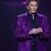 Barry Manilow reveals lung cancer diagnosis