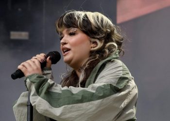 Lola Young shares update on performing future after on stage collapse and tour cancellation