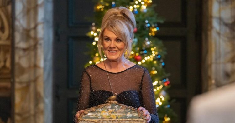 ‘Near-perfect’ crime series that stormed Netflix releasing Christmas special on free streamer