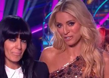 Claudia Winkleman and Tess Daly sob over surprise farewell message in final Strictly show