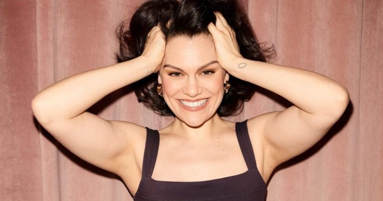 Jessie J ‘feels guilty’ after postponing cancer surgery to perform
