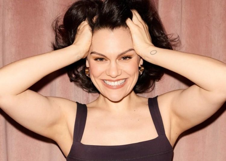 Jessie J ‘feels guilty’ after postponing cancer surgery to perform