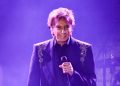 Barry Manilow reveals lung cancer diagnosis, cancels some concerts due to surgery