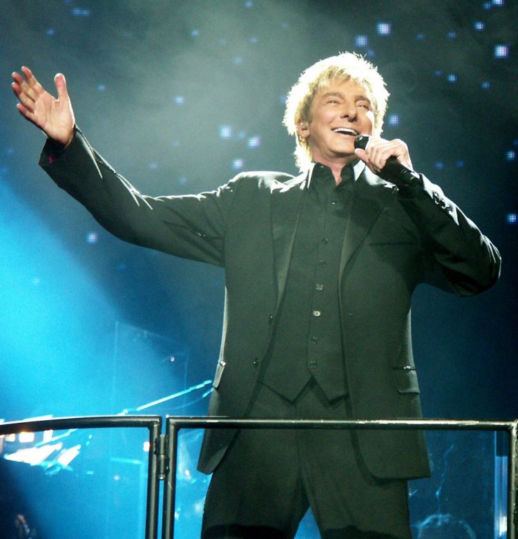 Barry Manilow announces lung cancer diagnosis