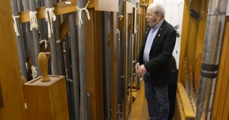 The world’s largest working instrument is an organ in Philadelphia