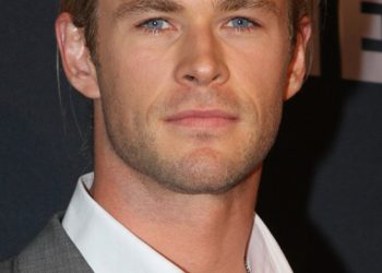 Elsa Pataky shares Chris Hemsworth beach video after 15th anniversary