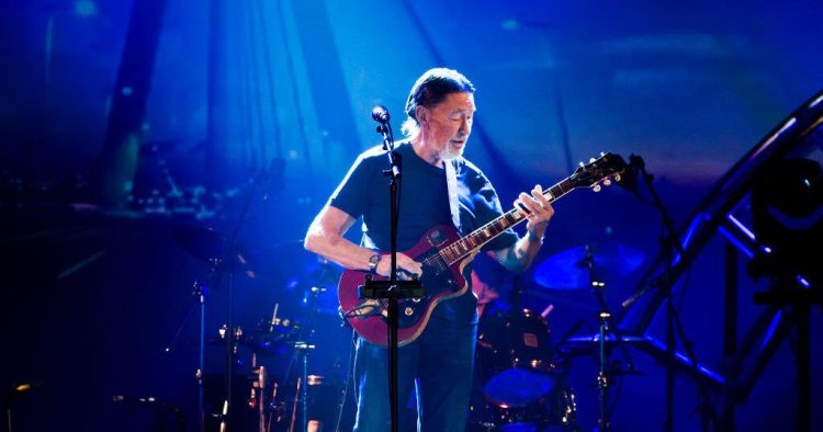 Chris Rea, British singer of “Driving Home for Christmas,” dies at 74