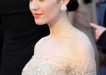 Mandy Moore leaves ‘Breadwinner’ Nate Bargatze with kids