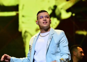 Singer Yeison Jiménez, 34, killed in Colombia plane crash hours before concert after premonition