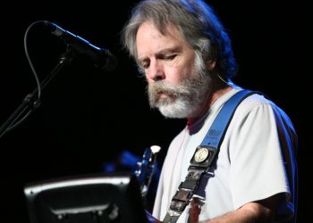 Grateful Dead guitarist, founding member Bob Weir dies at 78