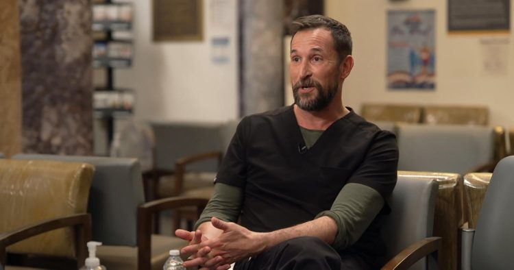 Extended interview: Noah Wyle – CBS News
